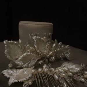 Floral Pearl Hair Comb Set – Bridal Hair Accessories with Pearls and Beads